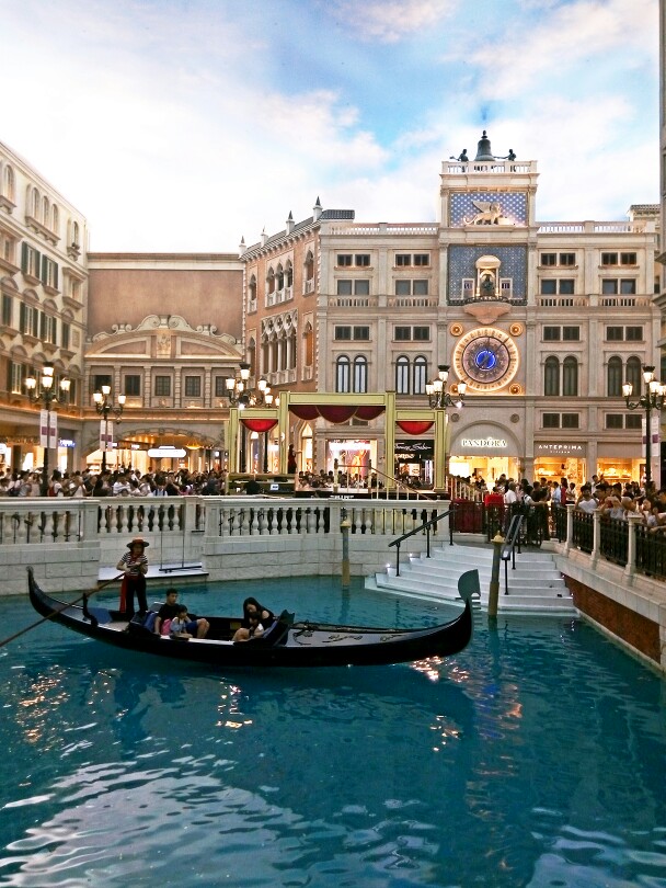 澳门之声,尊敬的听众朋友们,欢迎收听!